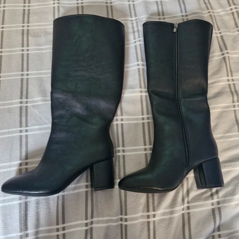Chic Black Heeled Boots